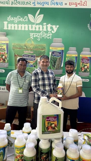 Immunity સ્ટૉલ: ખેડૂતો અને ટીમ | Gujarat Bio Organics